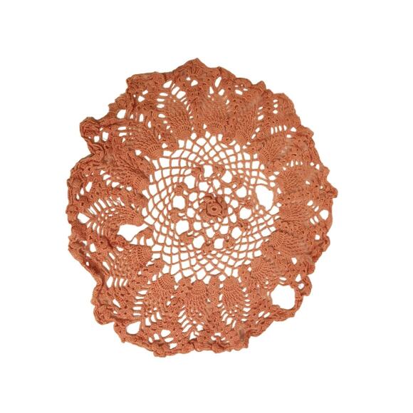 VTG HAND CROCHETED XL 17" MAUVE DOILY PINK FLOWER END TABLE COFFEE TABLE DRESSER - Picture 1 of 5